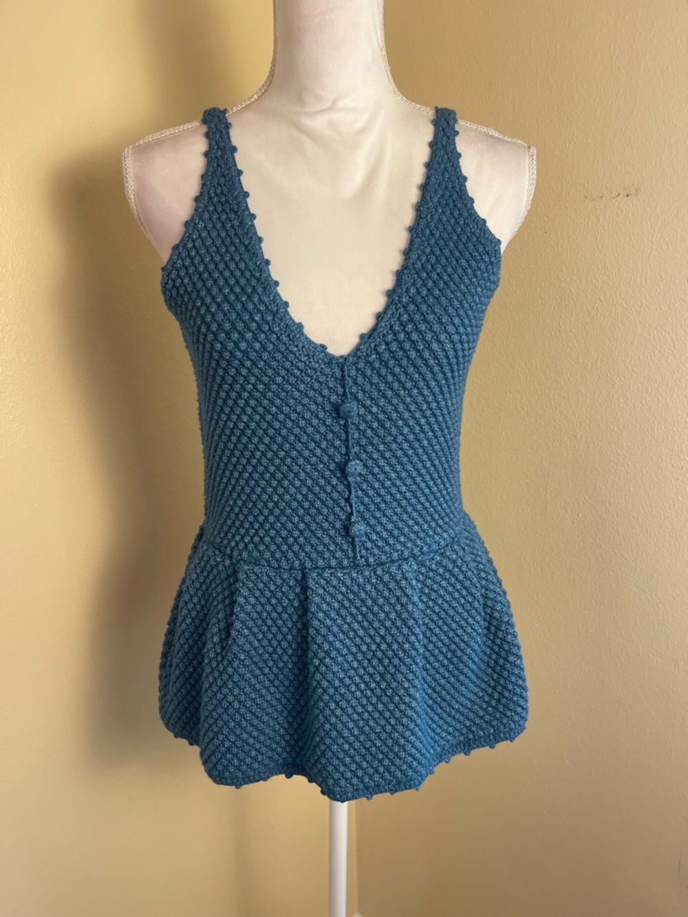 7 For All Mankind Blue Crochet Knit Peplum Top Tank Boho V Neck Coastal Chic M - Picture 7 of 15